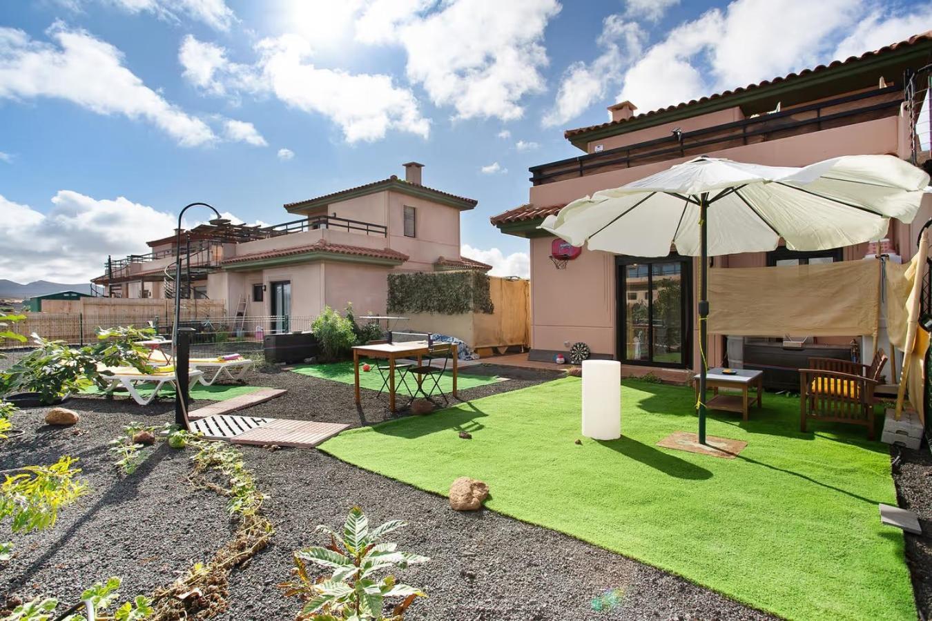 Amadeus Villa La Oliva Exterior photo